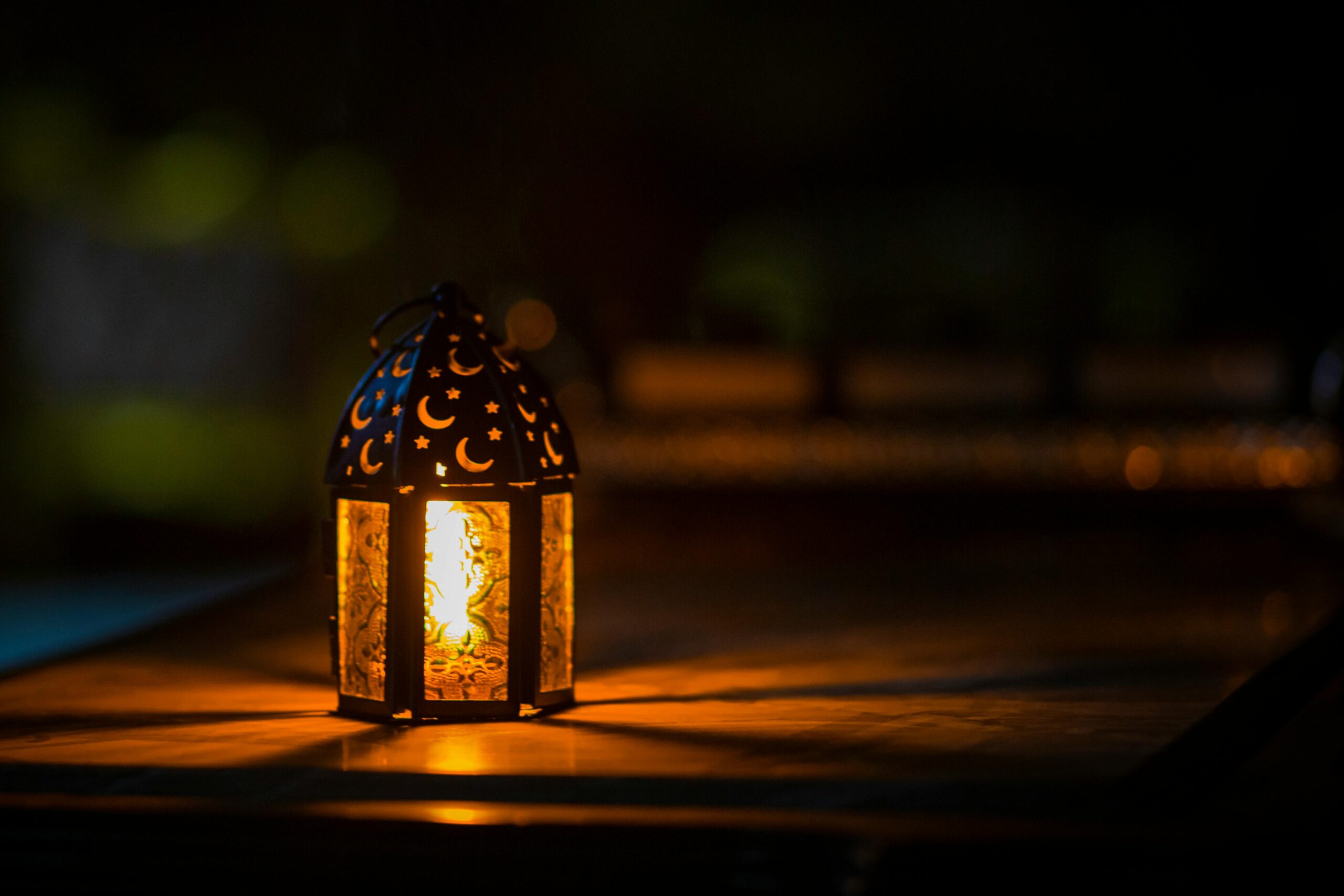 Lampy zewnętrzne elewacyjne – klucz do efektownego oświetlenia domu